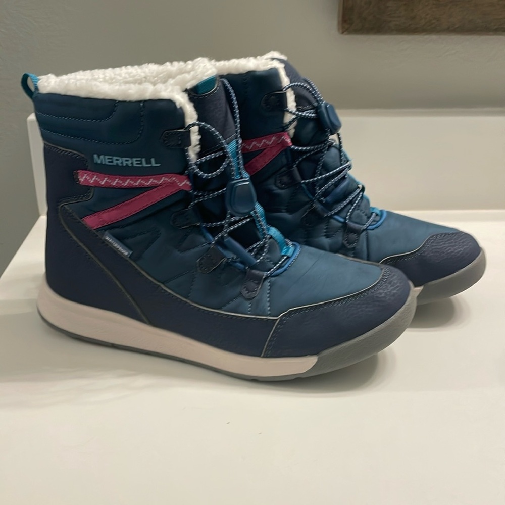 Merrell girls snow boots size 6